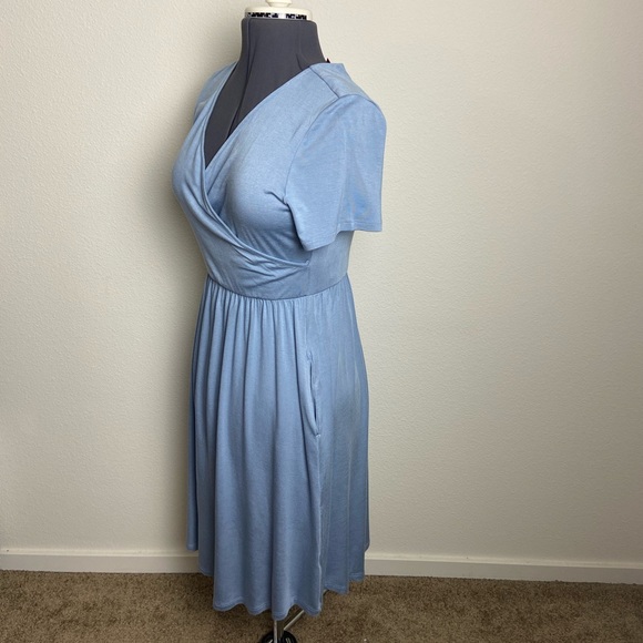 Eikosi Large Blue V-Neck Pockets Short Sleeve Elastic Waist Office Dress - Picture 5 of 6